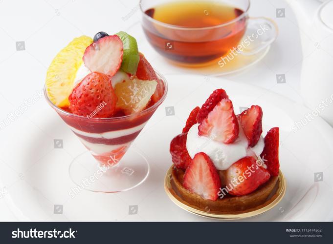 Whip Up Easy Strawberry Desserts: Fresh, Frozen & No-Bake Ideas